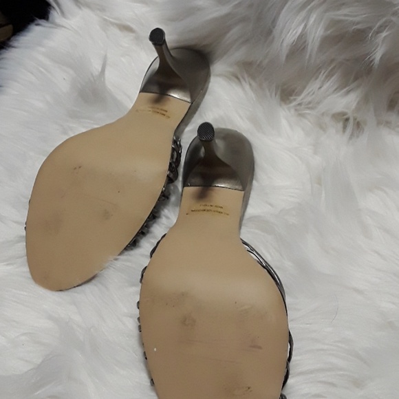 SHOES - Picture 3 of 4